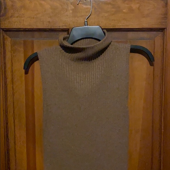 Sleeveless sweater dress - Picture 3 of 4